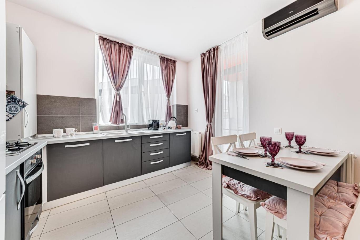 Ari Rose Apartment With Cozy Balcony Arad Exterior foto